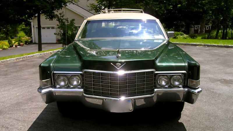 Illustration for article titled Buy this custom Cadillac wagon in British racing green